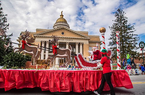 Christmas-Parade-Hendersonville-NC-Blue-Ridge-Mtns-012a.jpg