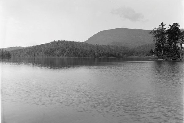 08-Lake-Toxaway-1900s,-Library-of-Congress.jpg