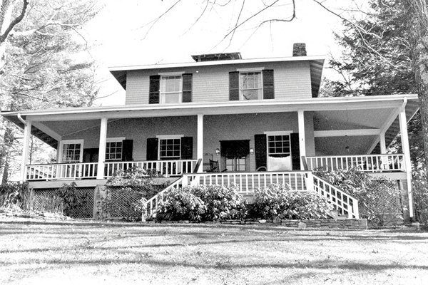 07-Caretaker_s-Cottage,-Courtesy-of-the-Rowell-Bosse-North-Carolina-Room,-Transylvania-County-Library.jpg