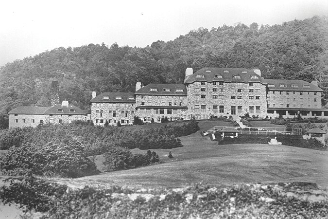 Black and white photo of Asheville, North Carolina’s Grove Park Inn Hotel | Blue Ridge Country