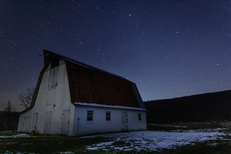 SK Astro barn and stars 750x499.jpg