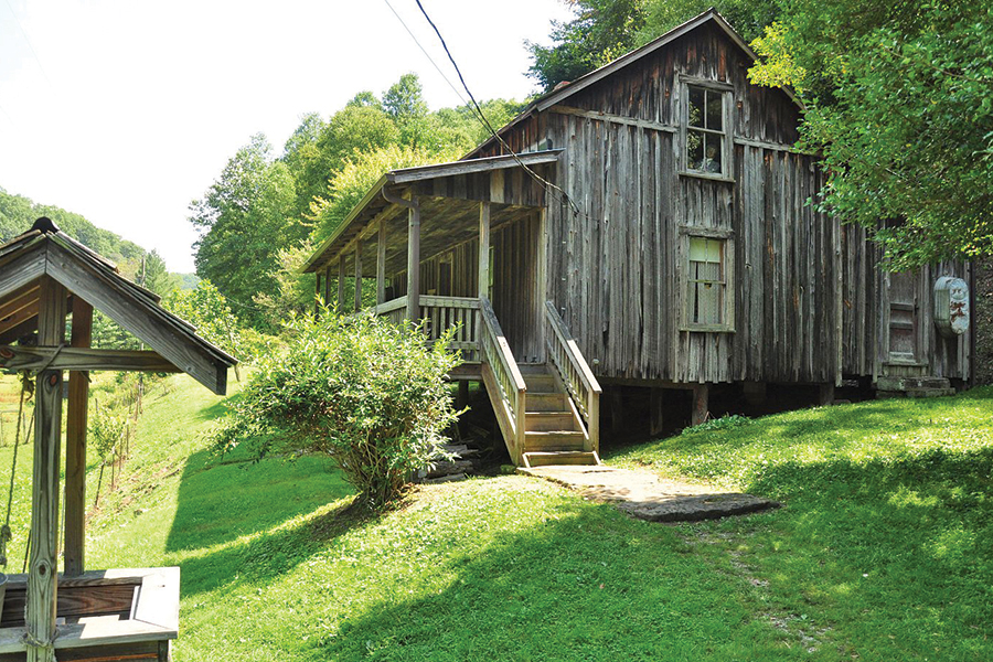 The Loretta Lynn Homeplace is in Van Lear, Kentucky.