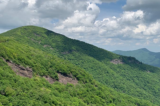 On the road to the Linville National Campground