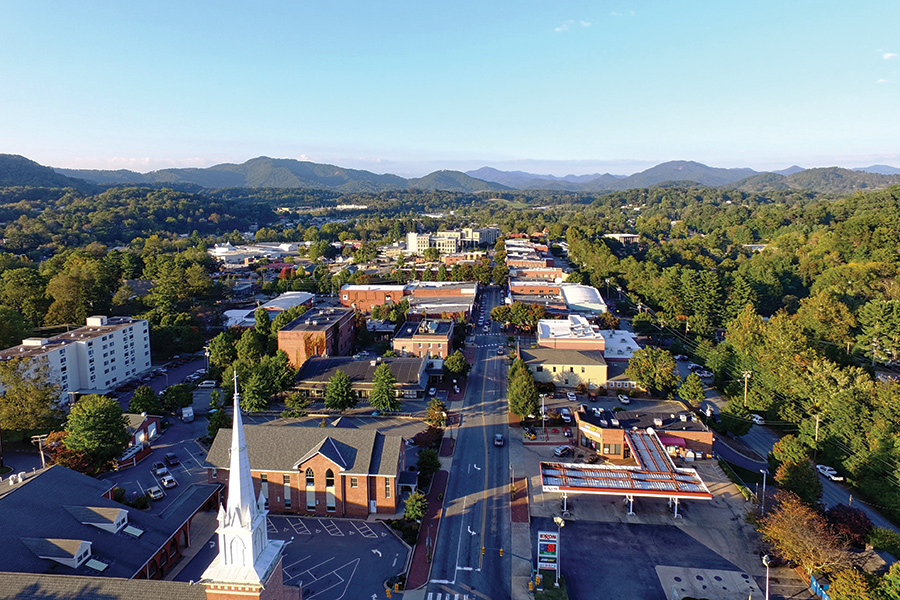 Downtown Waynesville’s Main Street is a blend of shoppers, diners, sightseers and welcoming shopkeepers.