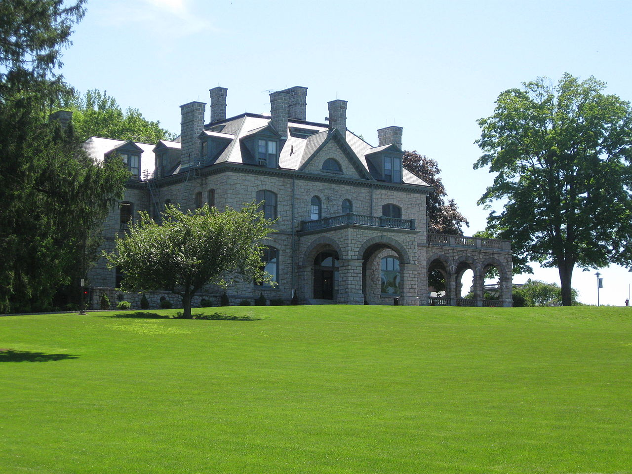 The Luther Kountze estate in Morristown, NJ. It is now a private all-male Roman Catholic college preparatory school. Photo courtesy of Wikipedia