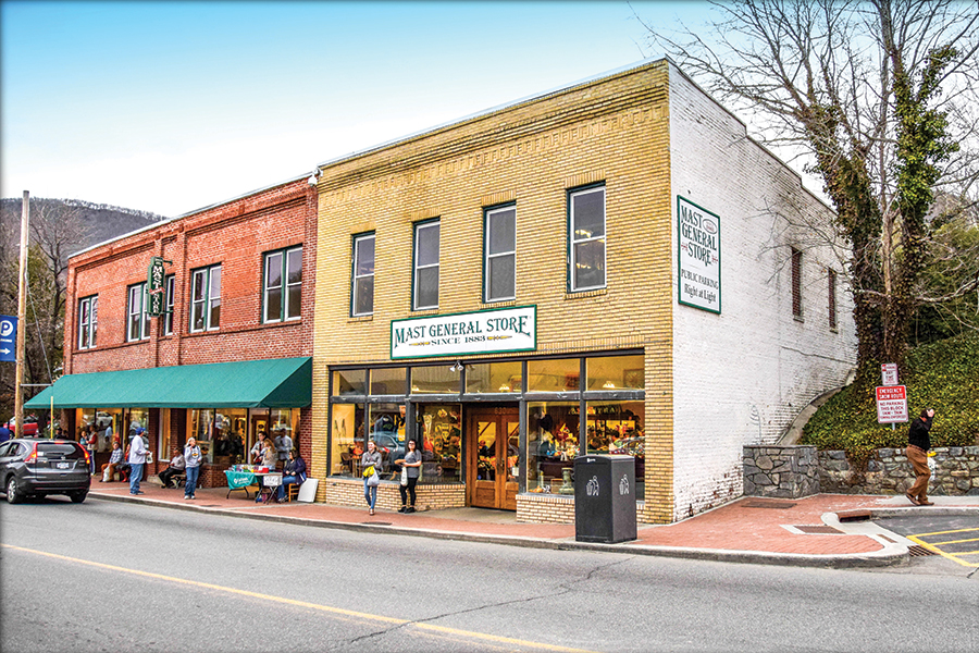 Mast General opened its second store, in Boone, North Carolina.