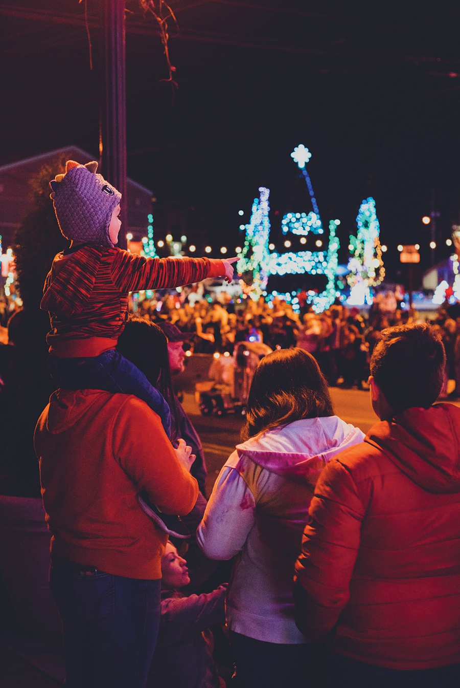 London, Kentucky, lights up each year with its Lights Around London residential lights competition.