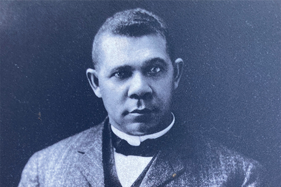 Booker T. Washington, 1903  (Library of Congress files).