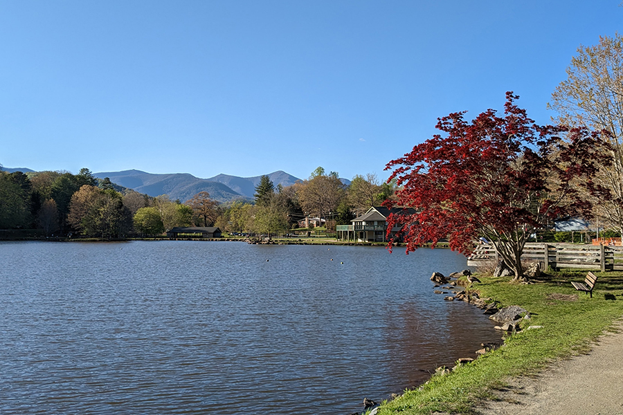 Lake Tomahawk is the central feature of 
the town park of the same name.