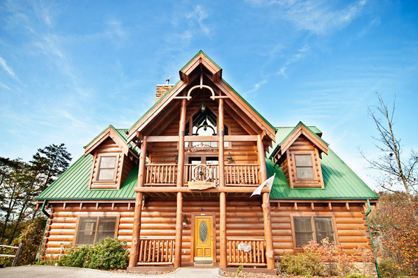 The Wagon Wheel Cabin at Eagles Ridge Resort Front Exterior