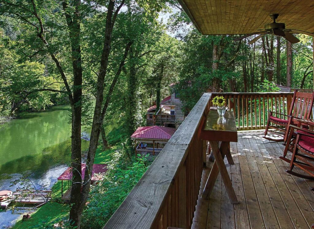 ©Courtesy of South Holston River Lodge