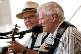 3228309e-fe8b-11e6-81d6-0aea2a882f79-AboutDoc