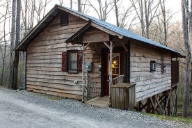 4d74c358-4299-11e5-be3a-22000b078648-Cavender-Creek-Cabins-5-Front-credit-Grizzle-Photography