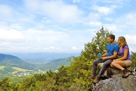 4f4be28a-9c11-11e9-8d72-12f1225286c6-Couple-Ovrlook