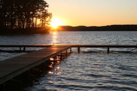 Lake Guntersville in Alabama is a 69,000-acre reservoir located within a state park.