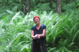 Very tough, still-smilin' Greatest Day Hiker Of Them All enduring drilling rain.