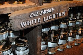 8cf73552-9e30-11e2-bc2c-1231394043be-TN---moonshine-at-gatlinburg