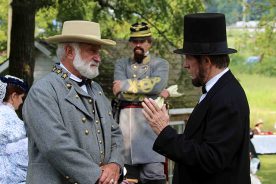 Lee and Lincoln discussing the war at the Battle of Tunnel Hill