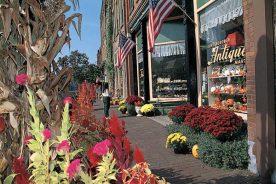Downtown Jonesborough, Tenn. Little shops line the street, a festive atmosphere infuses the town.